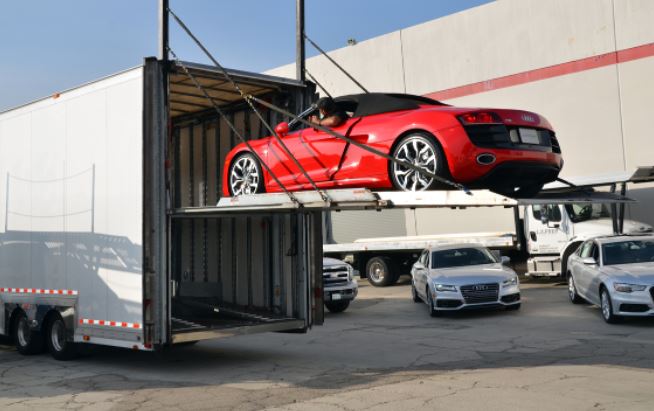 Read this before hiring an auto transporter.